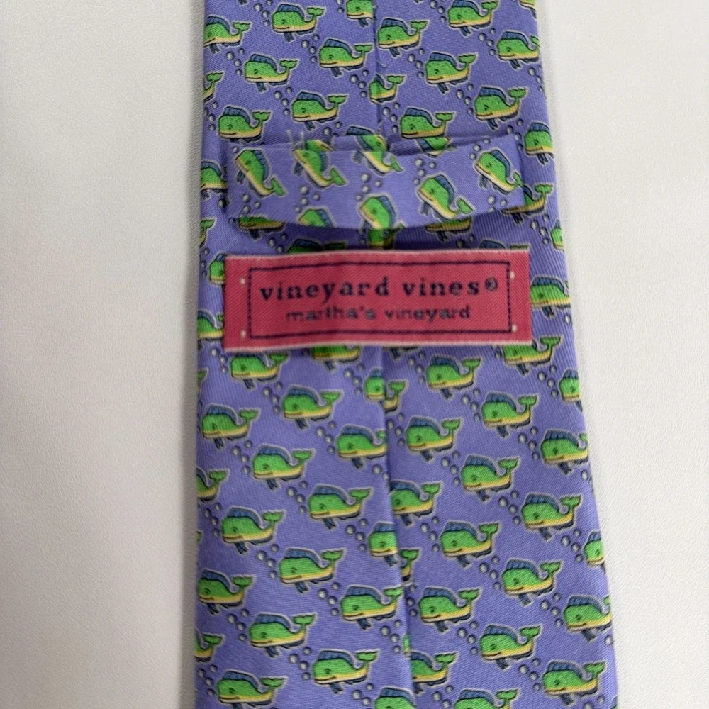 Vineyard Vines Whale Bubbles Novelty Necktie Made in USA 100% Silk Purple OS